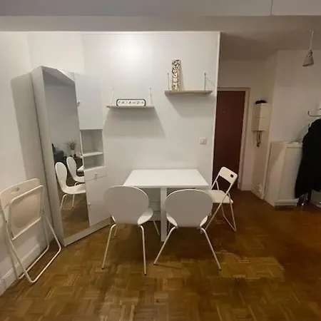 2 Pieces Centre * Paris