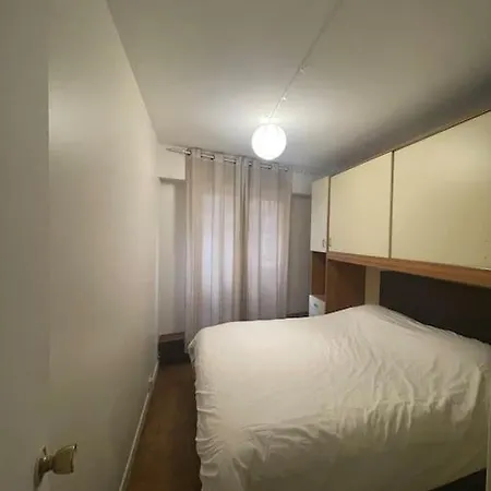 2 Pieces Centre Daire Paris